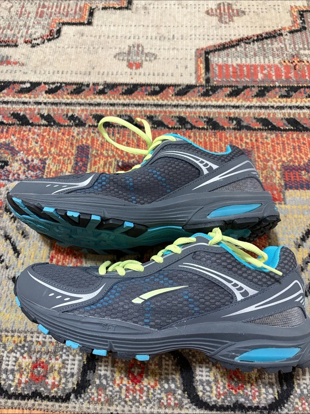 L.A. Gear Gray Athletic Shoes with Neon Yellow Laces and Turquoise Lining